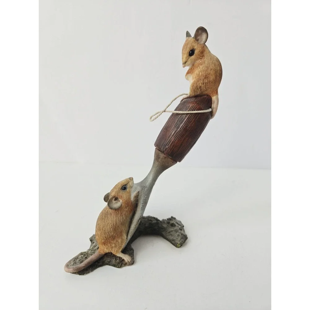 Country Artists Mice with Trowel statue figurine Micahel Simpson